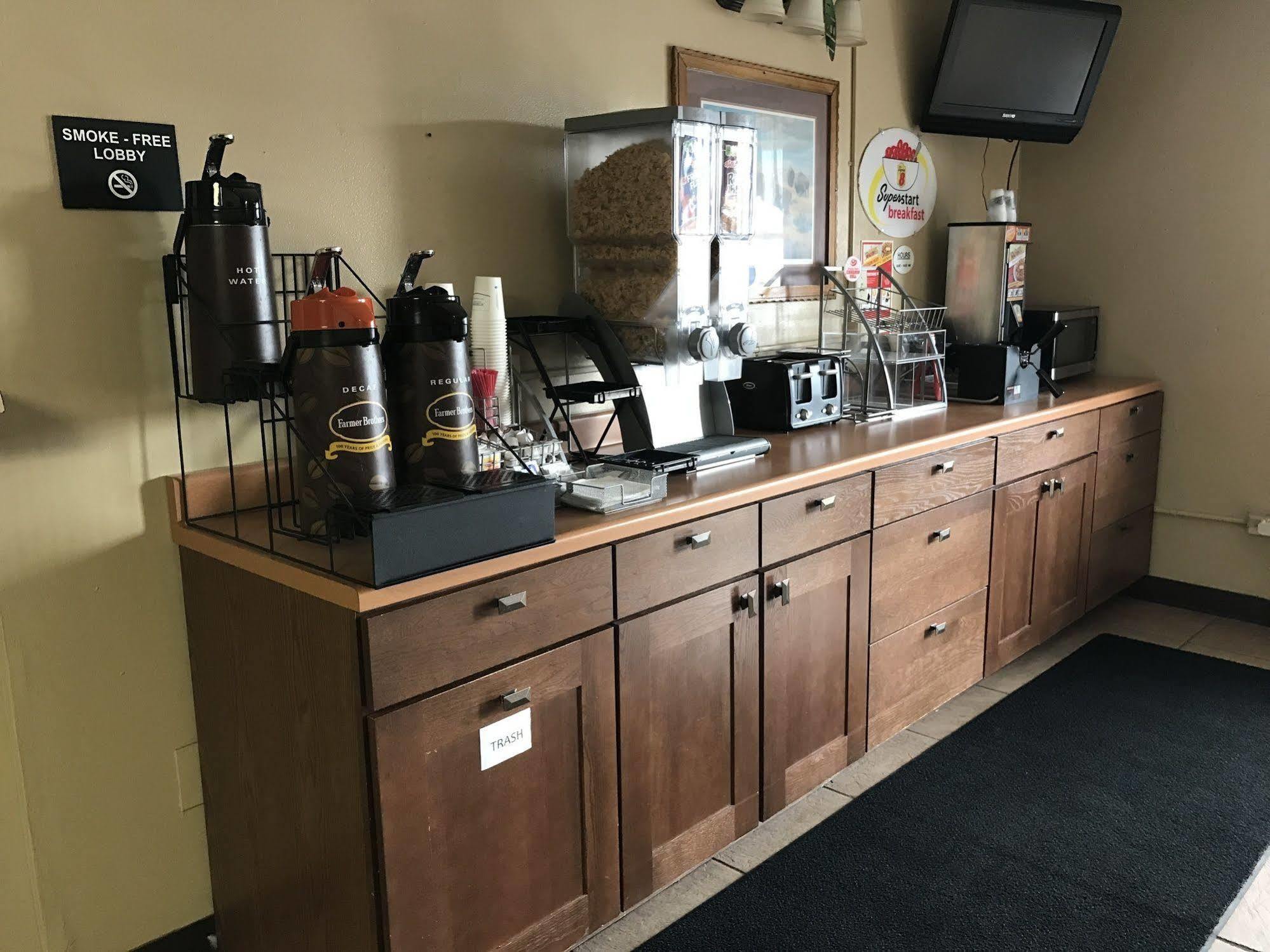 雷德菲尔德速8酒店 Redfield 外观 照片